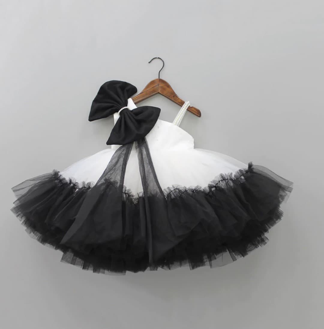 Net flare lined with cotton Black white dress